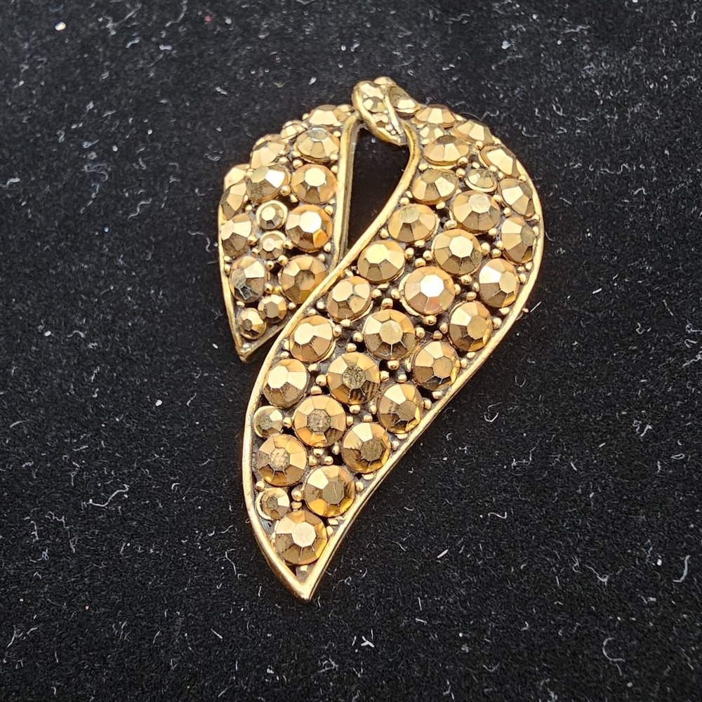 Vintage Weiss Hematite Rhinestone Ribbon Brooch Pin Bronze Tone - Picture 5 of 9